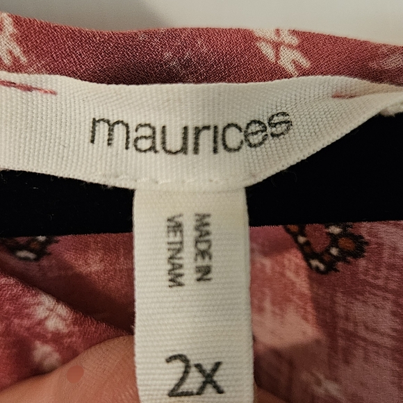 Maurices 2X Pink Printed Blouse with Zipper Back EUC - Picture 4 of 6